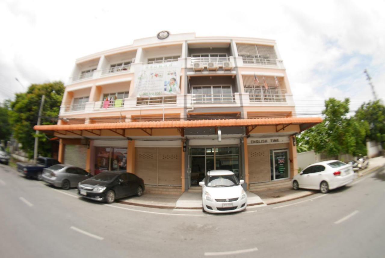 Fun Dee Hostel Ayutthaya Exteriör bild