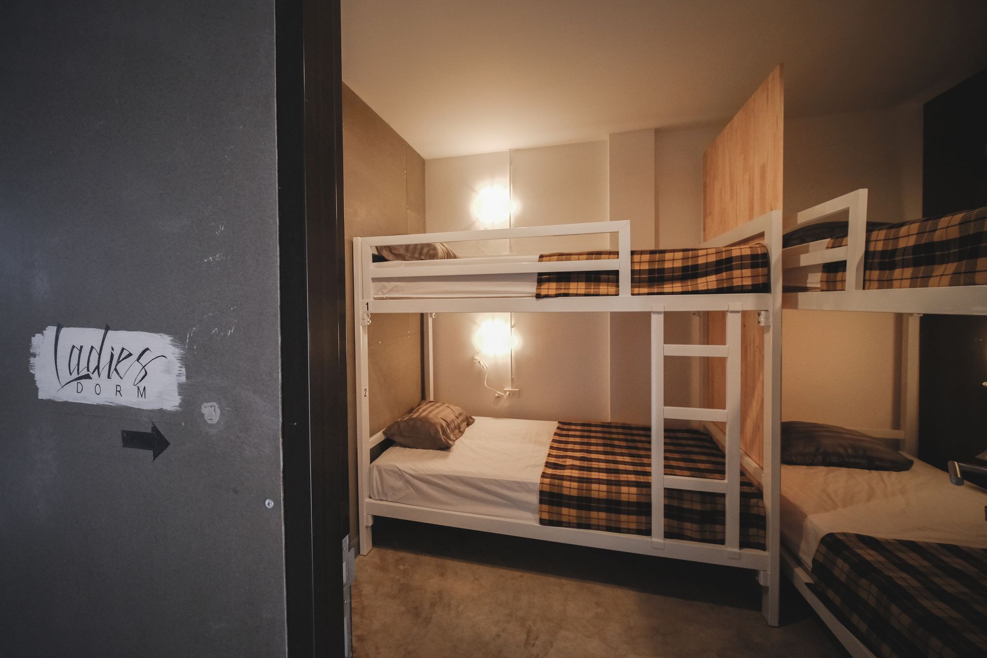 Fun Dee Hostel Ayutthaya Exteriör bild